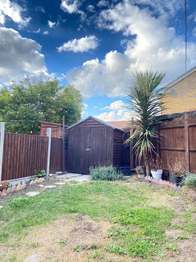 Stunning 3 Bedroom Family House In London, Private Parking And Garden, With Great Transport Links To Central London, The Excel Centre, Canary Wharf, The O2! Exterior foto