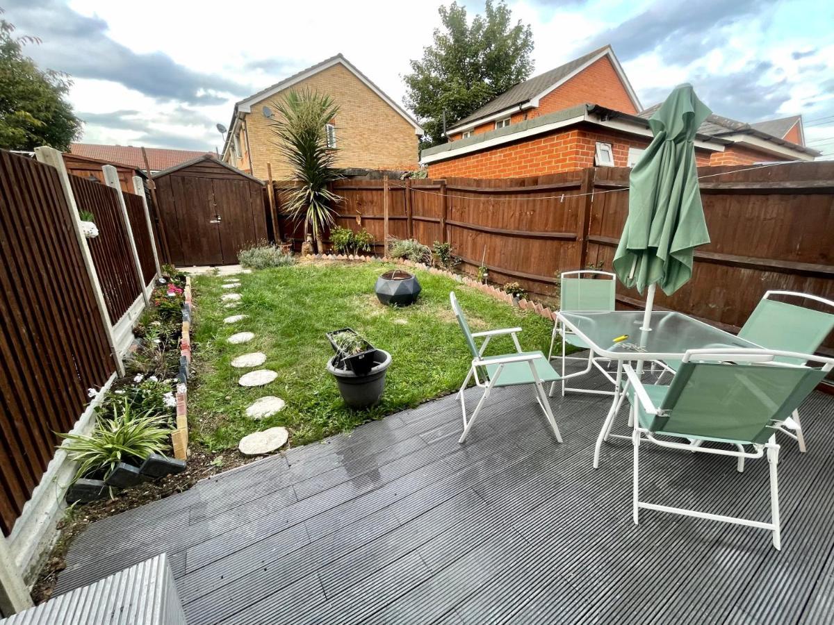 Stunning 3 Bedroom Family House In London, Private Parking And Garden, With Great Transport Links To Central London, The Excel Centre, Canary Wharf, The O2! Exterior foto